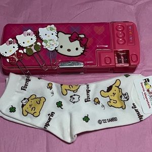 Hello Kitty Lot!